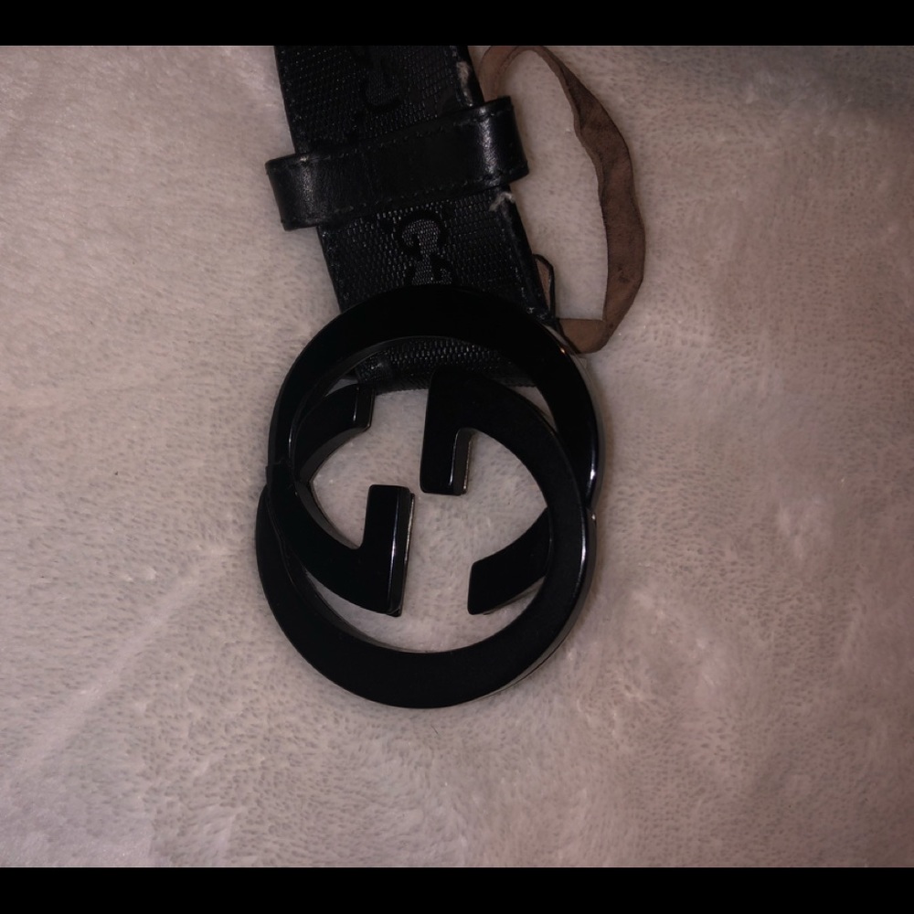 BLACK GUCCI LEATHER BELT
